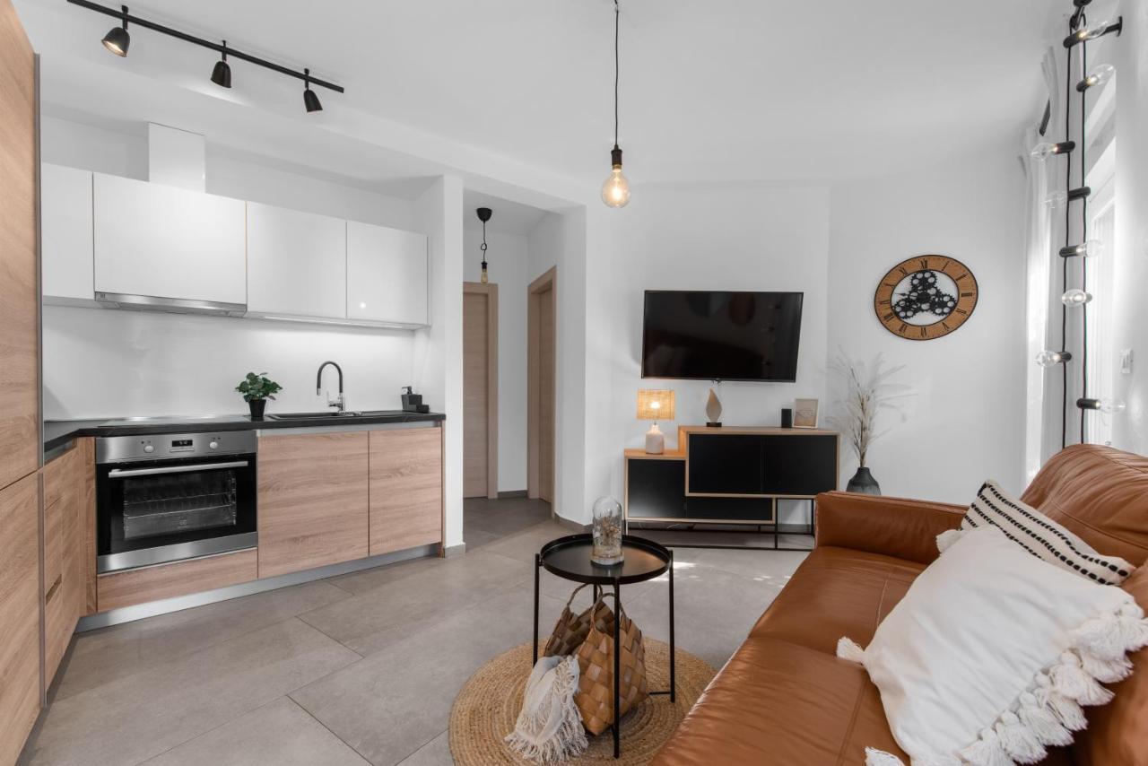 Apart Residence Galant Rovigno Esterno foto
