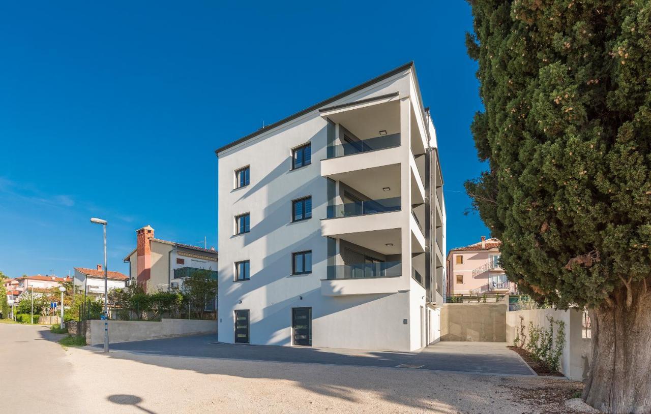 Apart Residence Galant Rovigno Esterno foto