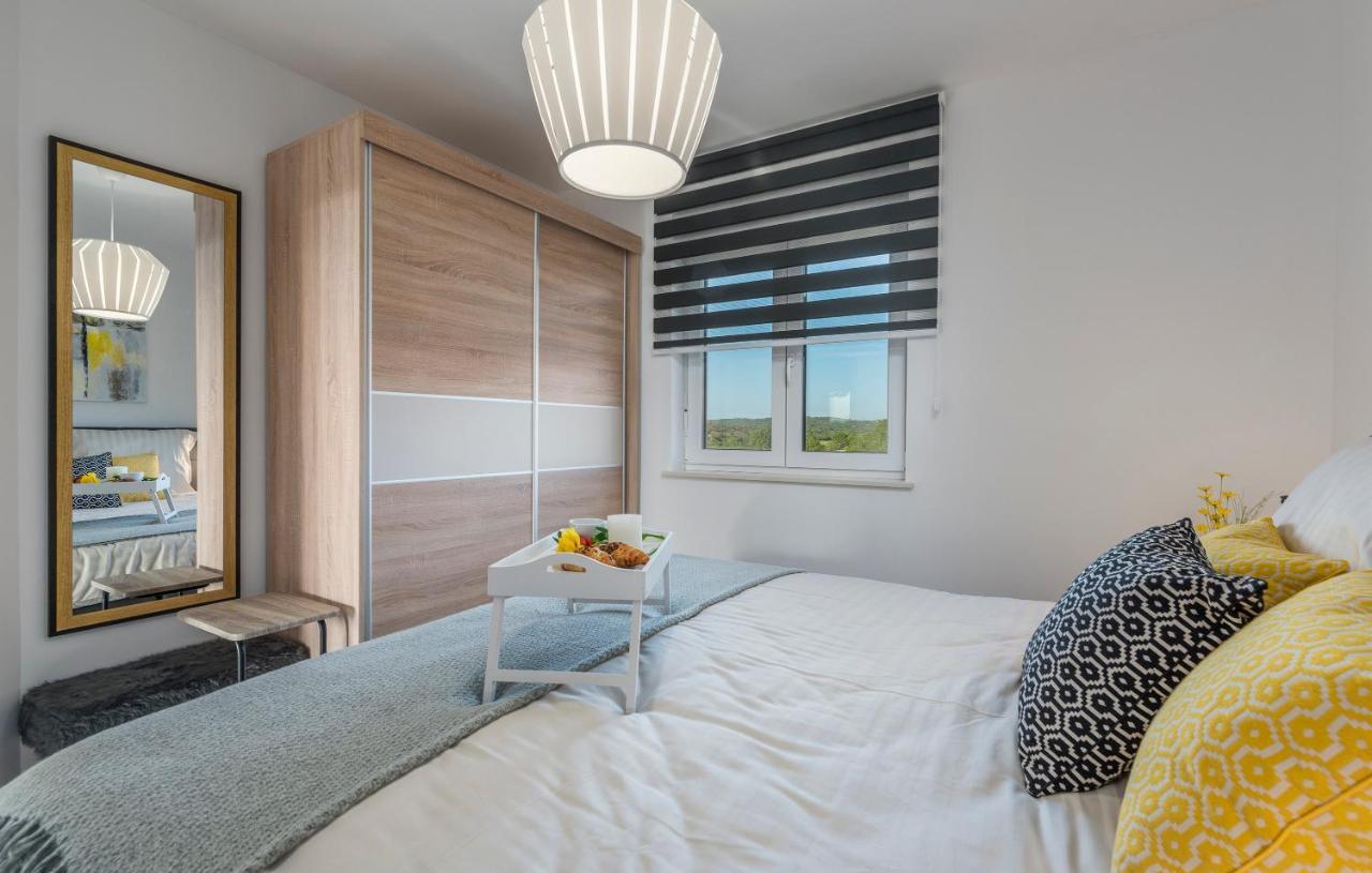 Apart Residence Galant Rovigno Esterno foto